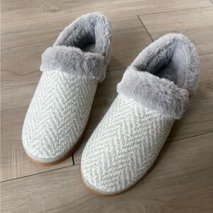 Toms Women's Gray and White Slippers